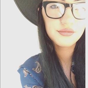 Meet your Posher, Leah